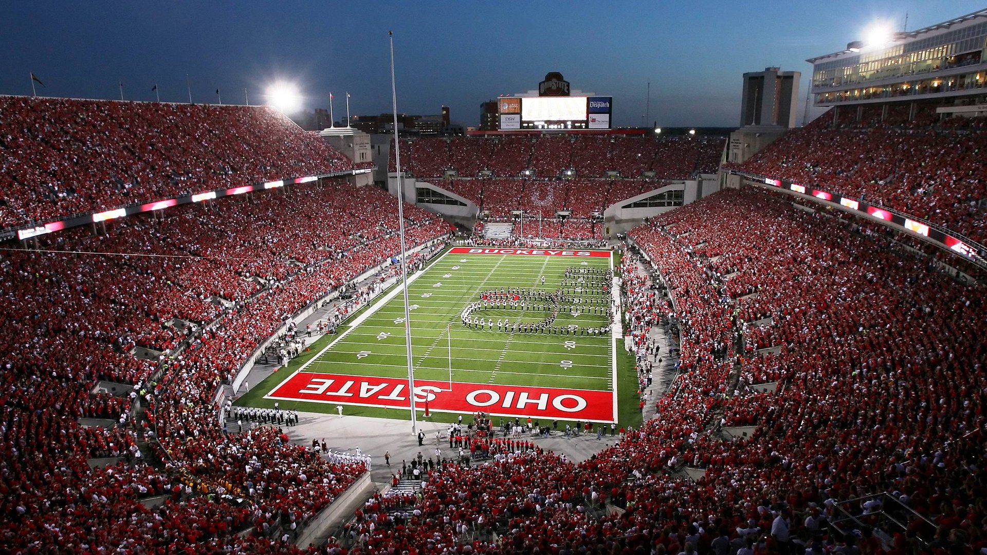 爵士主打双塔阵容构建内线优势，爵士最强阵容